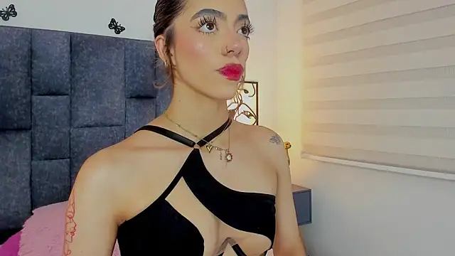 Snapshot of Violetta_Ficher chatting on 04.20.26 Violetta Ficher online show from 04.20.26