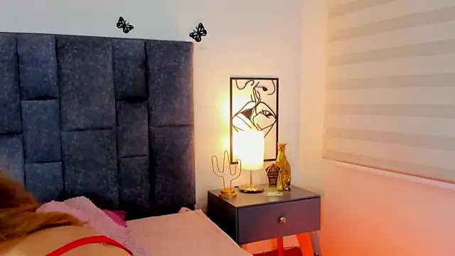 Snapshot of Violetta_Ficher chatting on 05.26.26 Violetta Ficher online show from 05.26.26