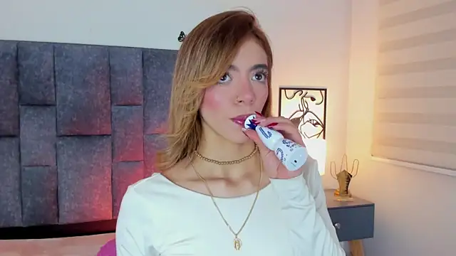 Snapshot of Violetta_Ficher chatting on 06.03.26 Violetta Ficher online show from 06.03.26