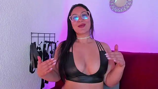 kendalbrook online show from 11.04.25