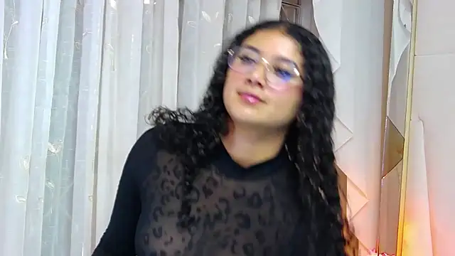 Snapshot of GinevraCarusso chatting on 09.20.25 GinevraCarusso online show from 09.20.25