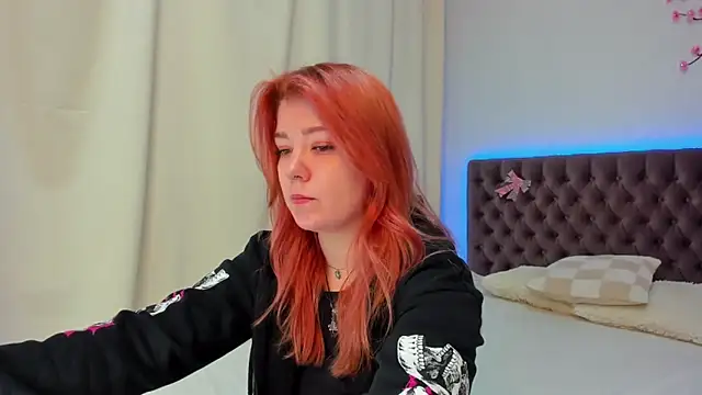 Ella Mayers online show from 10.15.25
