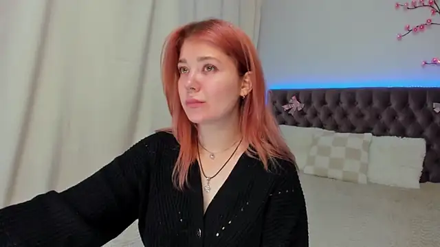 Ella Mayers online show from 10.18.25