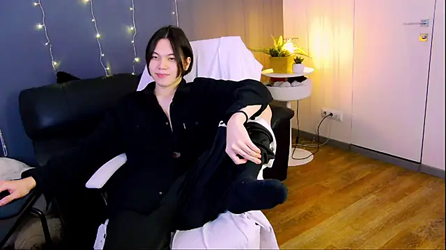 Snapshot of just_gay_ chatting on 02.05.25 just gay  online show from 02.05.25