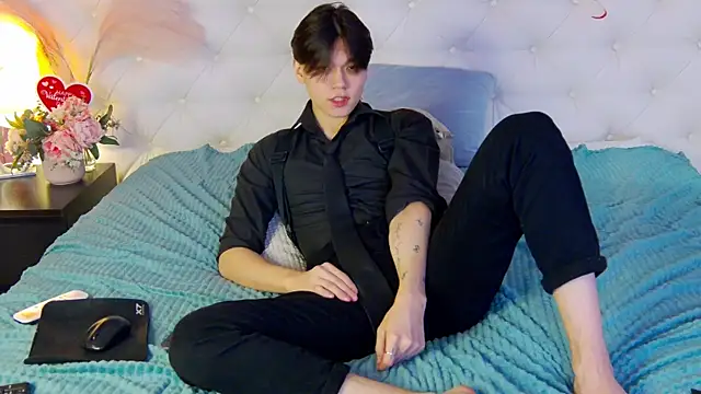 Snapshot of just_gay_ chatting on 02.19.25 just gay  online show from 02.19.25