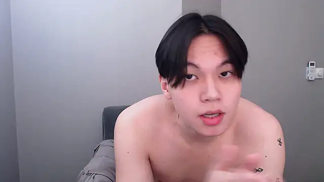 Snapshot of just_gay_ chatting on 02.25.25 just gay  online show from 02.25.25