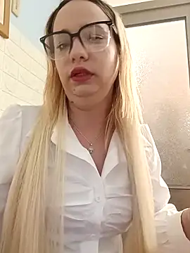 Mia RainX online show from 04.19.26