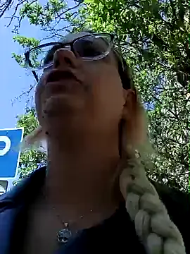 Mia RainX online show from 04.30.26