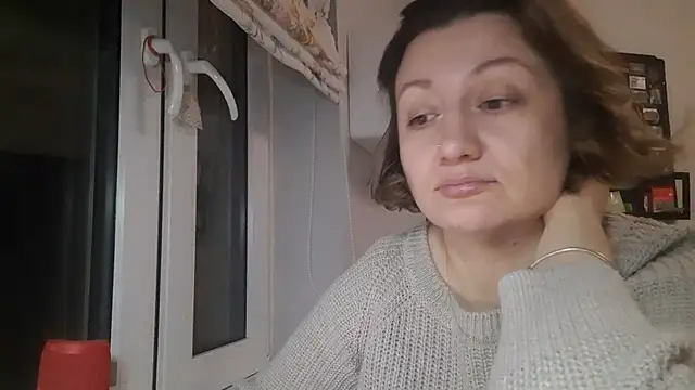 Snapshot of SusanHampton chatting on 02.04.25 SusanHampton online show from 02.04.25