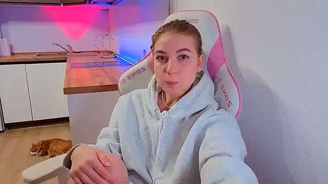 Enjoy everymoment  online show from 03.23.26