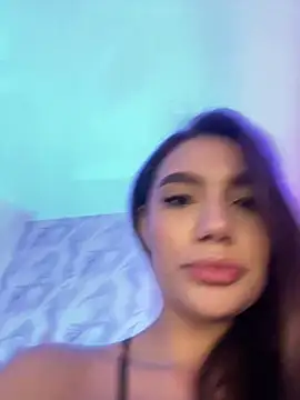 Alyssia Collins online show from 02.05.25