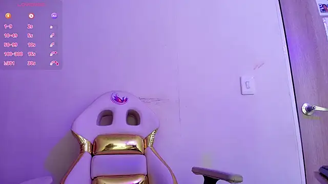 Snapshot of Raichell_ chatting on 10.05.25 Raichell  online show from 10.05.25