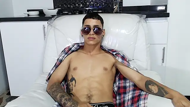 Snapshot of JhoanLeandro chatting on 01.31.25 JhoanLeandro online show from 01.31.25