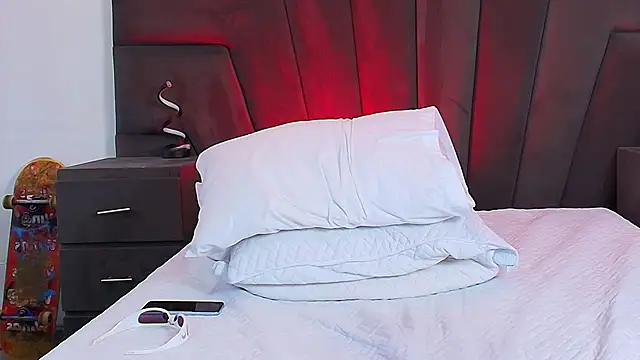 Snapshot of JhoanLeandro chatting on 03.09.25 JhoanLeandro online show from 03.09.25