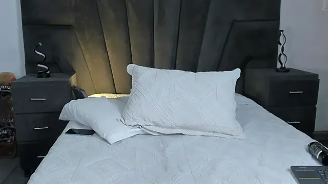 Snapshot of JhoanLeandro chatting on 03.18.25 JhoanLeandro online show from 03.18.25