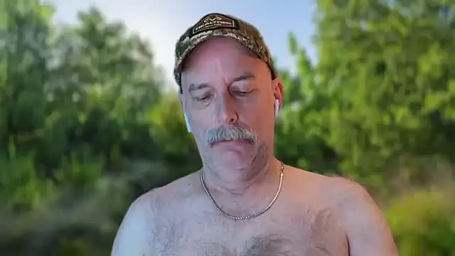 Snapshot of exhib_jack chatting on 01.15.26 exhib jack online show from 01.15.26