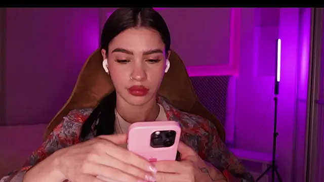 Snapshot of _BbFreya chatting on 02.16.25 BbFreya online show from 02.16.25