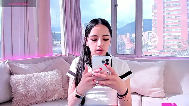 Daphne chers online show from 12.02.25