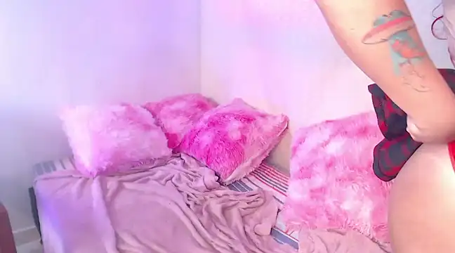 Snapshot of EstefyTabbo chatting on 02.02.25 EstefyTabbo online show from 02.02.25