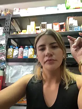 Snapshot of Andrea18_blonde chatting on 02.10.26 Andrea18 blonde online show from 02.10.26