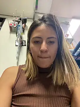 Snapshot of Andrea18_blonde chatting on 02.18.26 Andrea18 blonde online show from 02.18.26