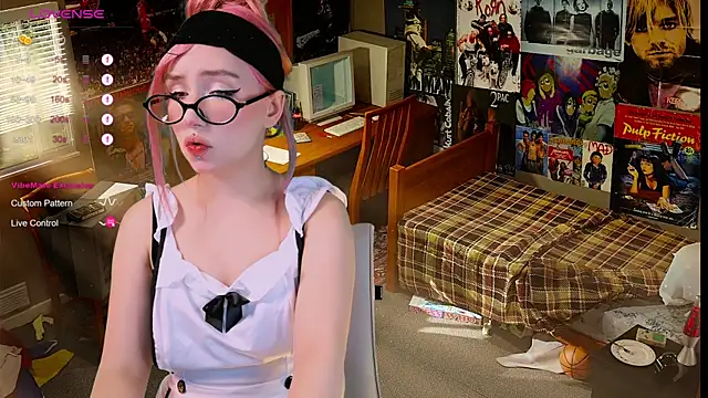 Snapshot of Bibi_Iva chatting on 09.23.25 Bibi Iva online show from 09.23.25