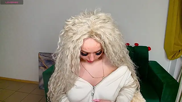 MissisCaty online show from 02.12.25