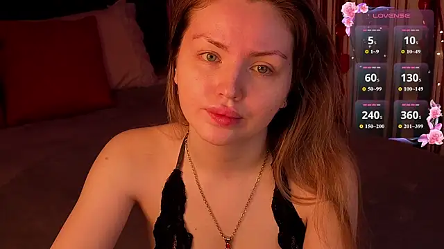Snapshot of Lora_Rosee chatting on 06.26.26 Lora Rosee online show from 06.26.26