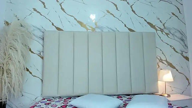  Emma whiitee  online show from 11.25.25