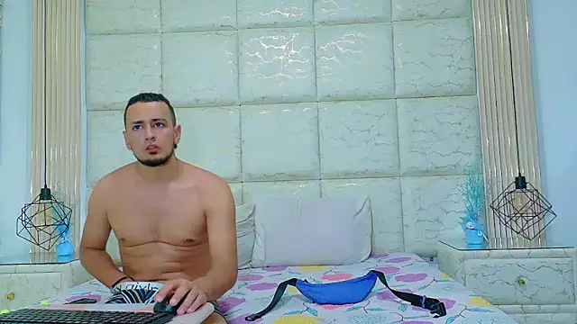 Snapshot of ThaliaANDNicholas chatting on 03.20.25 ThaliaANDNicholas online show from 03.20.25