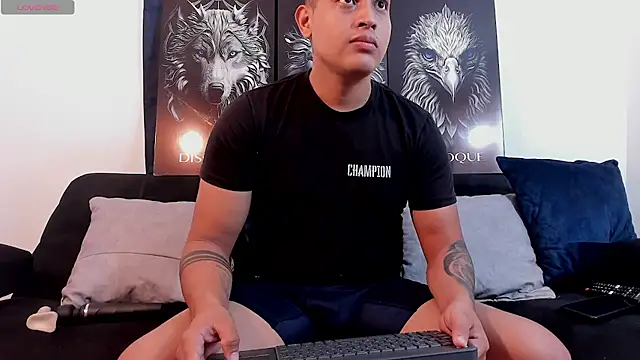 JohanSmith online show from 02.15.25