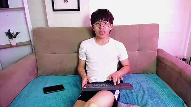 PepperTwink online show from 02.13.25