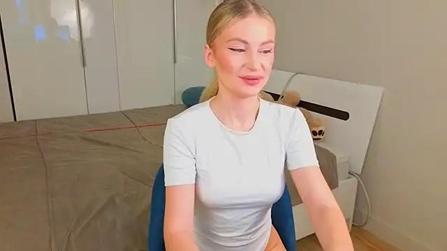 AnitaLamb online show from 11.14.25