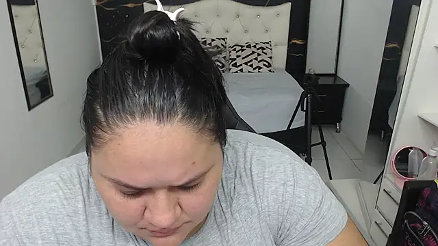 Aaliyah11 online show from 09.15.25