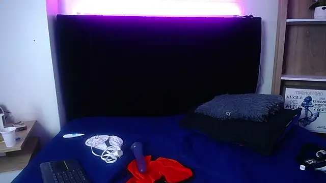 Snapshot of Nikkenyx chatting on 03.16.25 Nikkenyx online show from 03.16.25