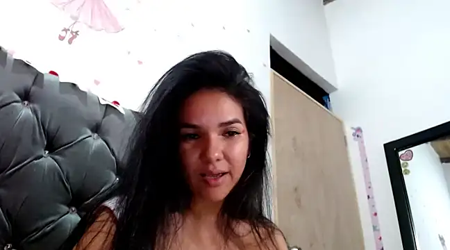 Snapshot of tezza_smith chatting on 02.15.25 tezza smith online show from 02.15.25