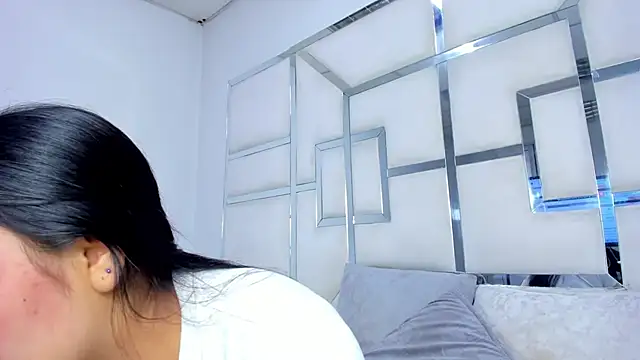 ZoeWan69 online show from 10.24.25