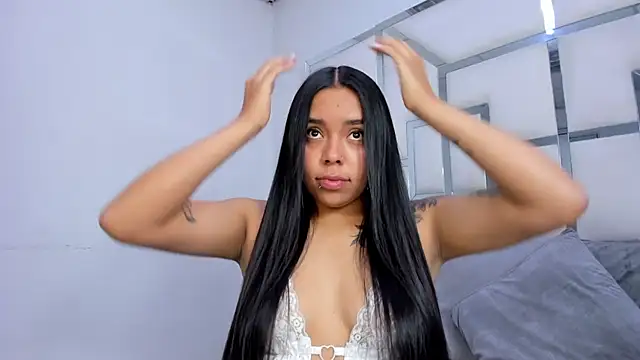 ZoeWan69 online show from 11.24.25