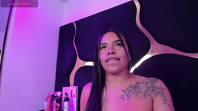 ZoeWan69 online show from 03.02.26