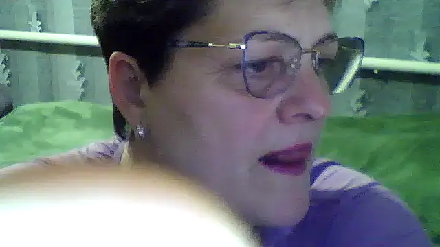 Snapshot of ElzaJewel chatting on 10.17.25 ElzaJewel online show from 10.17.25