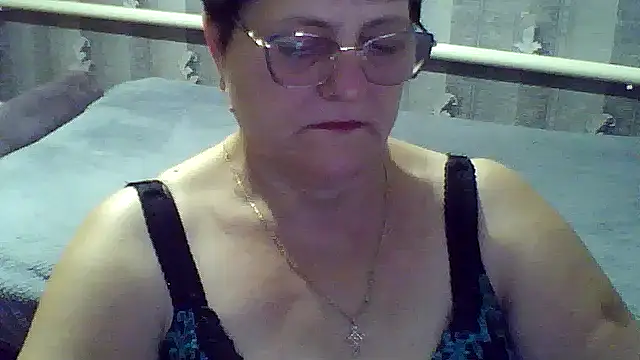 Snapshot of ElzaJewel chatting on 11.12.25 ElzaJewel online show from 11.12.25