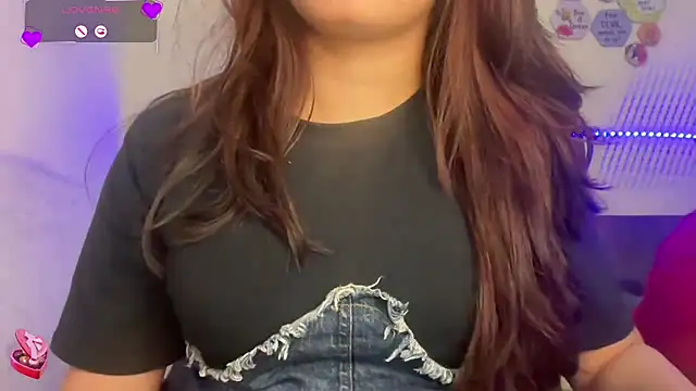 Snapshot of EZ_shuvani chatting on 09.30.25 EZ shuvani online show from 09.30.25