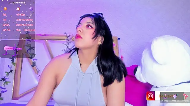 Snapshot of BeccaMathew chatting on 09.27.25 BeccaMathew online show from 09.27.25