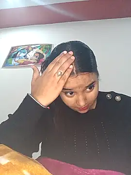 Snapshot of RAYI_01 chatting on 02.10.25 RAYI 01 online show from 02.10.25