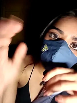 Snapshot of RAYI_01 chatting on 03.22.25 RAYI 01 online show from 03.22.25