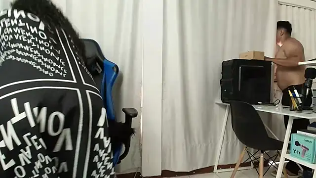 Snapshot of ema_abby chatting on 04.18.26 ema abby online show from 04.18.26