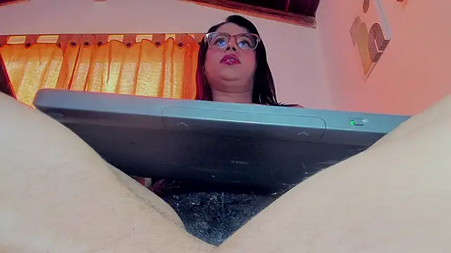 Eli clark  online show from 09.19.25