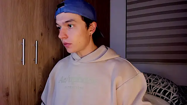 Snapshot of Mastrangelo_xxx chatting on 02.18.26 Mastrangelo xxx online show from 02.18.26