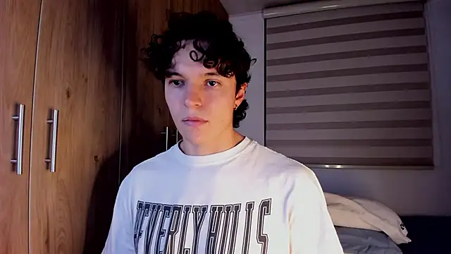 Snapshot of Mastrangelo_xxx chatting on 03.04.26 Mastrangelo xxx online show from 03.04.26