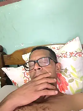 Snapshot of Renato571 chatting on 04.26.26 Renato571 online show from 04.26.26